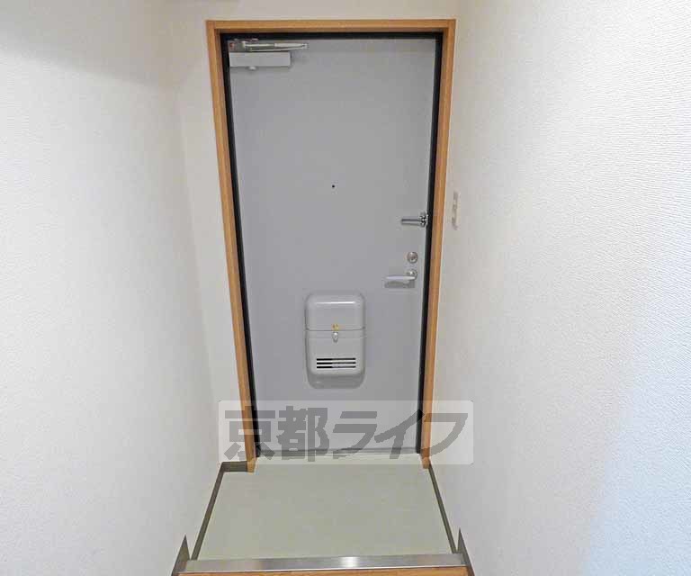 玄関　大きい玄関扉です。