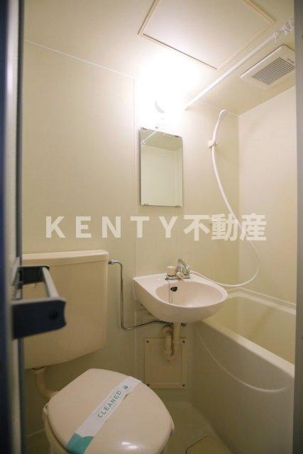 バス・シャワールーム　コンパクトで使いやすいお風呂です