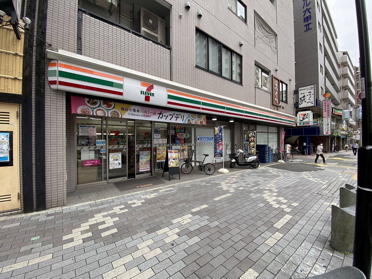 コンビニ　セブンイレブン神戸備後町3丁目店（コンビニ）まで76m