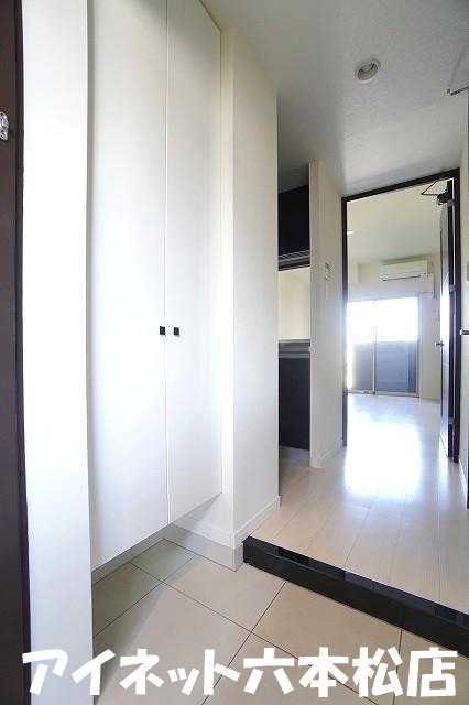 玄関　開放感のある玄関ですね