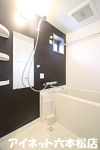 バス・シャワールーム　1日の疲れを癒しましょう。