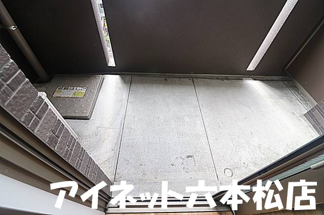 バルコニー　バルコニー広すぎます。