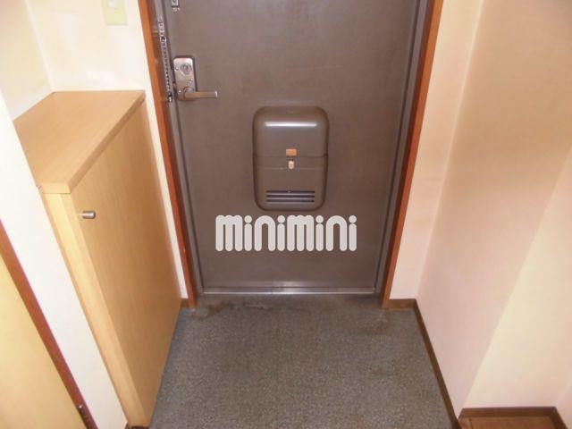 玄関　下駄箱付きの玄関