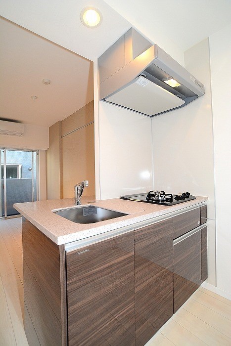 キッチン　コンパクトなキッチンで掃除もラクラク