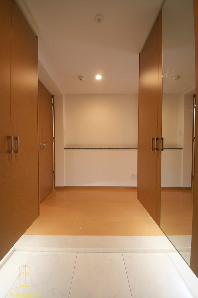 玄関　リーガル四ツ橋立売堀II