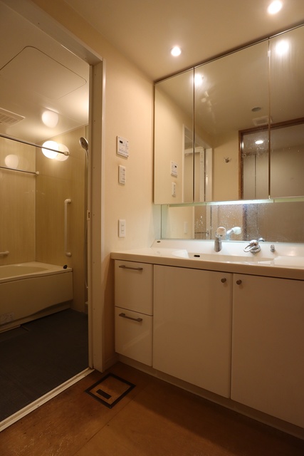 バス・シャワールーム