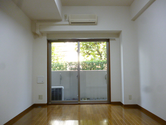 居室・リビング　内観※別部屋参考写真