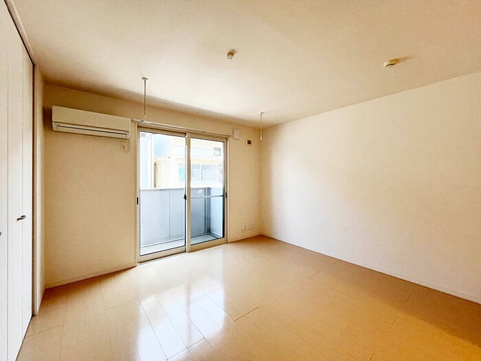 居室・リビング　8帖のフローリングのお部屋です☆