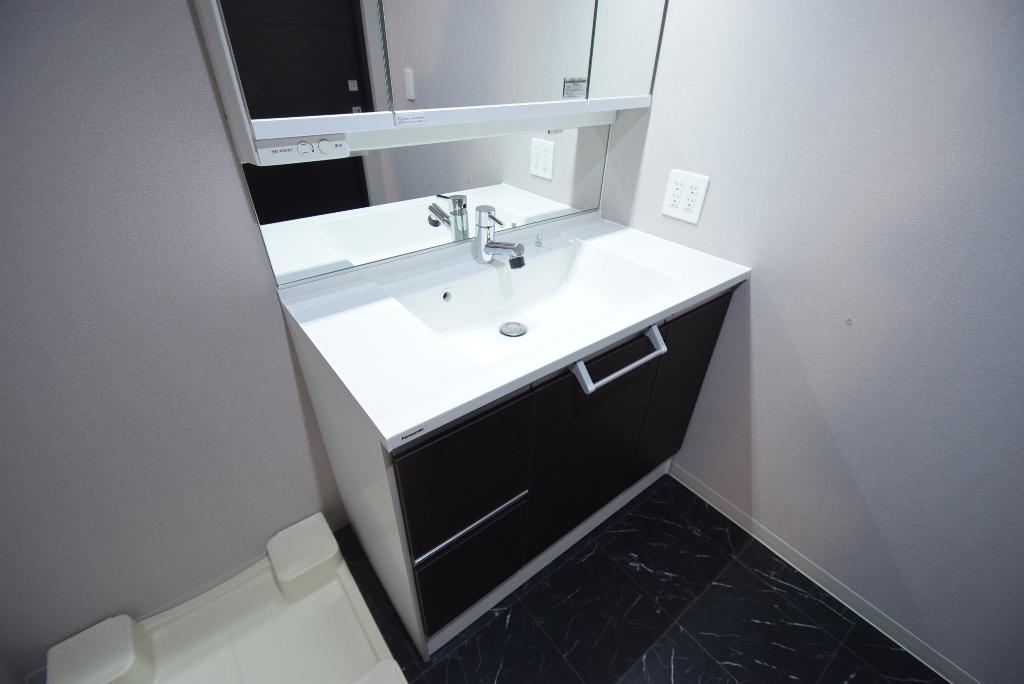 洗面設備　洗髪洗面化粧台