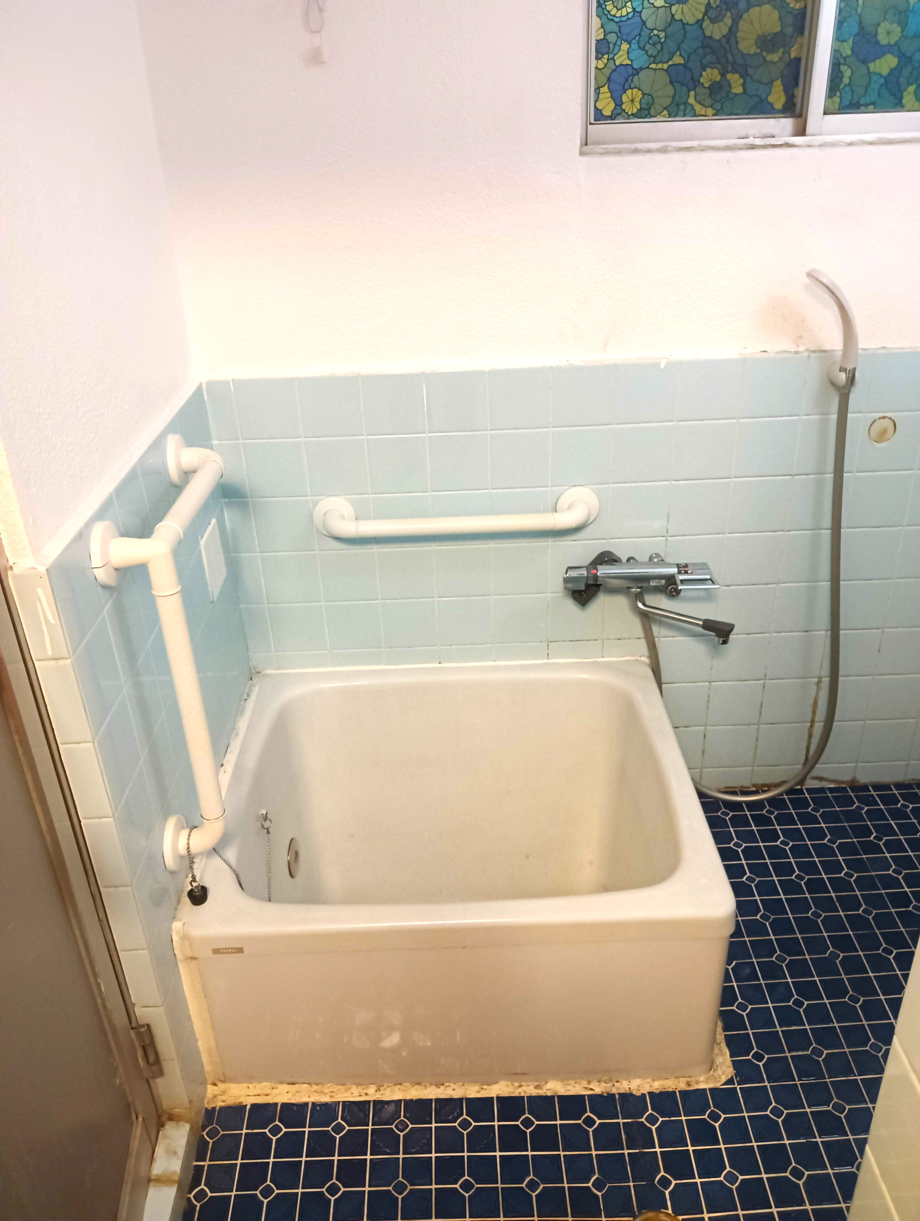 南津の辺町貸家の風呂写真