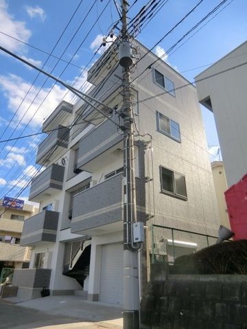 建物外観　２０１１年築　駅徒歩６分　全世帯角部屋