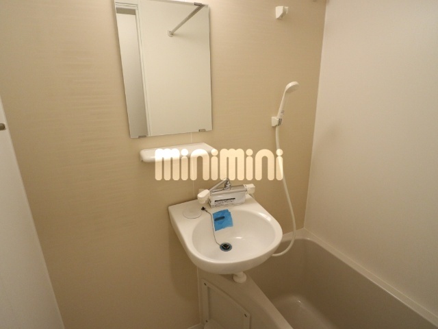 洗面設備　洗面台です