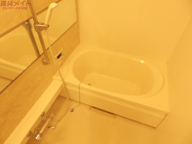 バス・シャワールーム　別部屋参考写真です