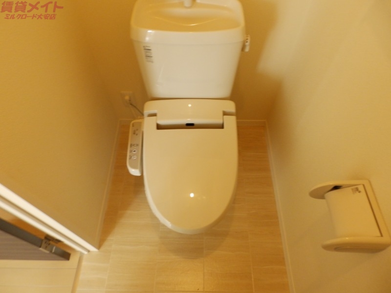 トイレ　別部屋参考写真です