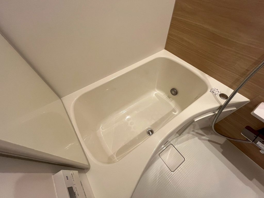 バス・シャワールーム　同間取り反転タイプ