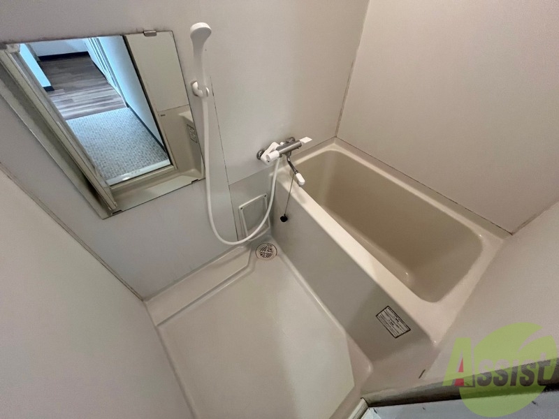 バス・シャワールーム　お風呂になります。一日の疲れを癒してくださいね。