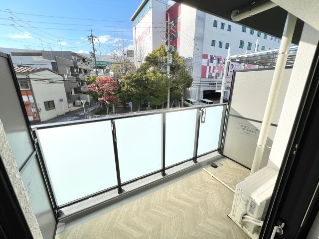 バルコニー　※写真は別号室です