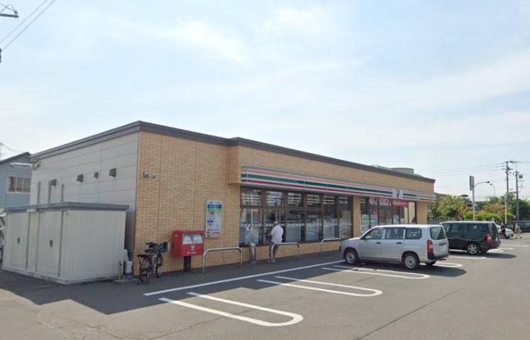 コンビニ　セブン－イレブン札幌新琴似４番通店（コンビニ）まで275m