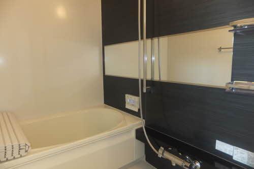 バス・シャワールーム　追い焚き機能付きバス