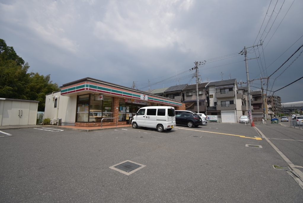 コンビニ　セブンイレブン 寝屋川寝屋店（コンビニ）まで197m