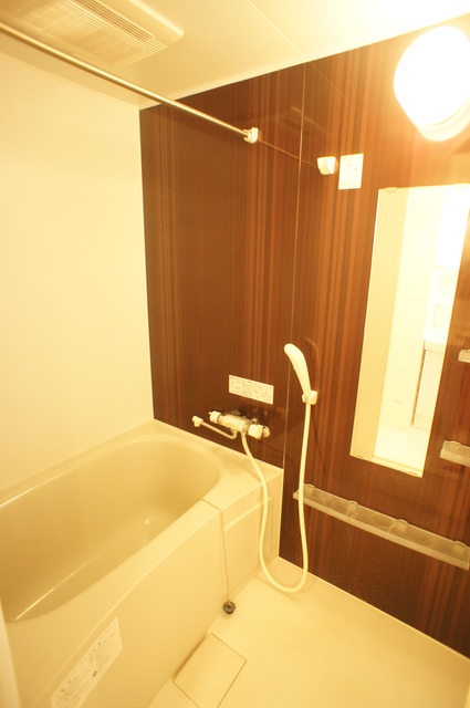 バス・シャワールーム　バストイレ別なので、ゆったり癒しのバスタイムを満喫できます！