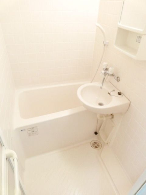 バス・シャワールーム　バスルーム