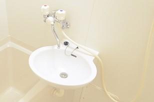 洗面設備　設備・仕様は号室により異なる為、現況を優先いたします。