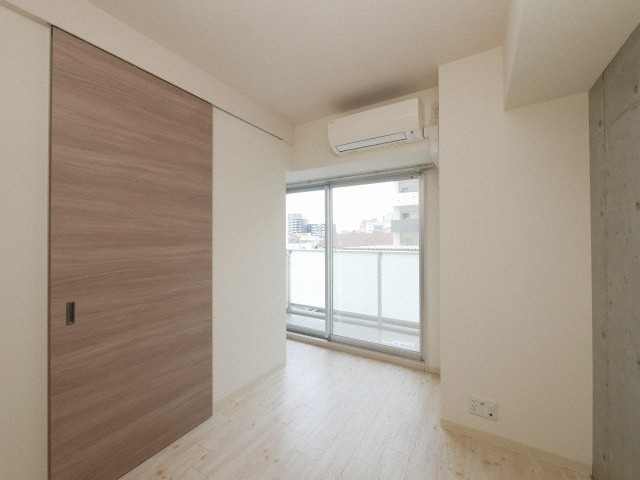 居室・リビング　広々とした洋室です