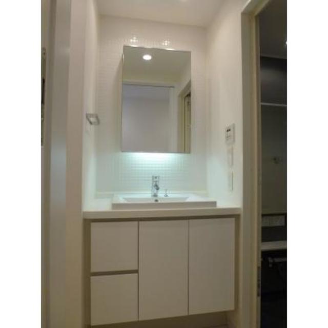 洗面設備　※写真は同タイプ住戸です。