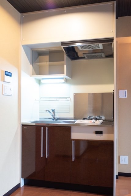 キッチン　コンパクトなキッチンで掃除もラクラク