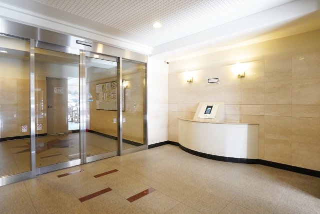 エントランス　建物の内部です