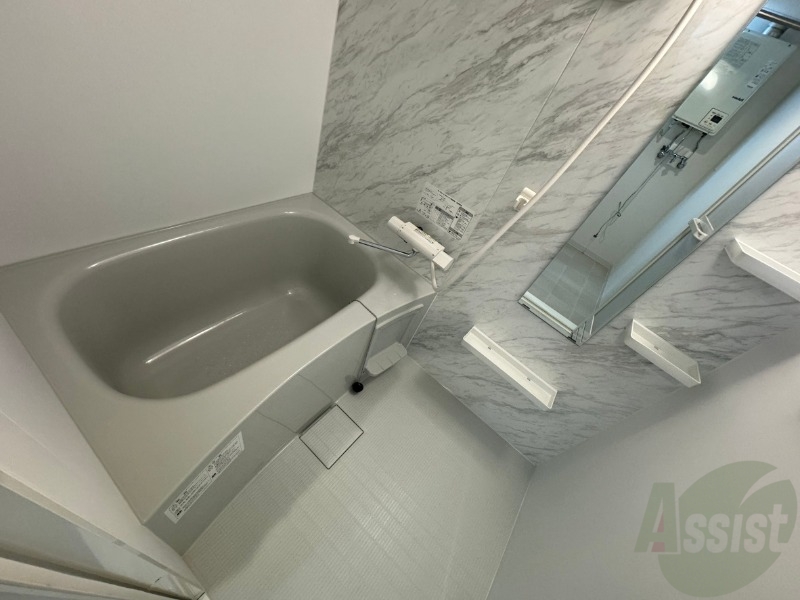 バス・シャワールーム　お風呂になります。一日の疲れを癒してくださいね。