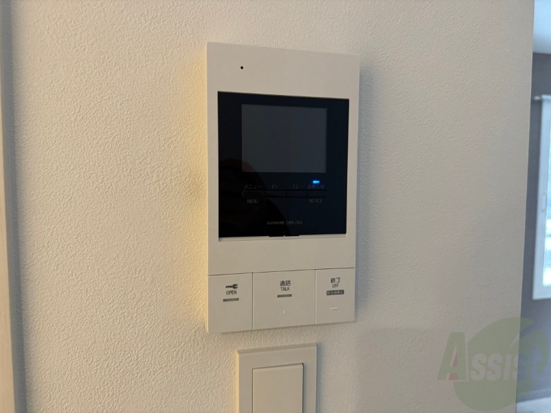 セキュリティ　ＴＶモニター付インターホンです。来客者の顔が見えるので安心！