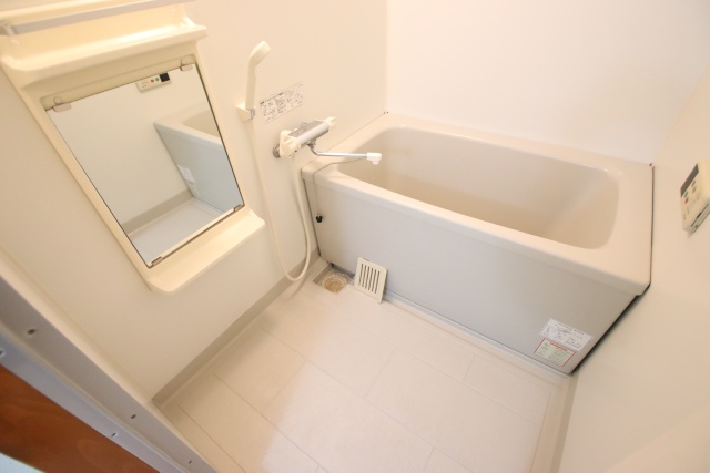 バス・シャワールーム　※別室の参考写真の為、現況優先です。