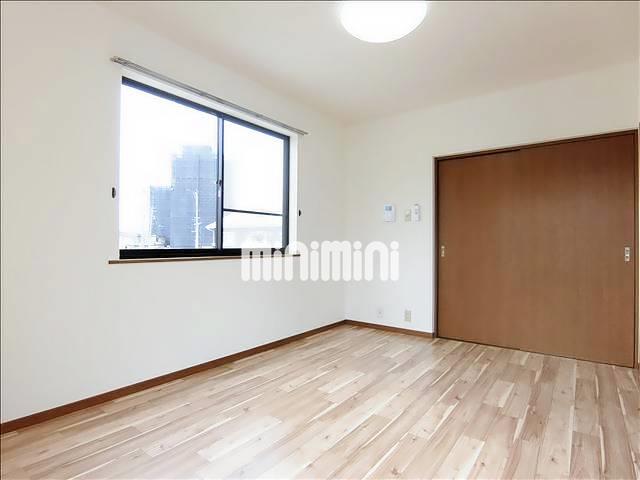居室・リビング　２階角部屋です。