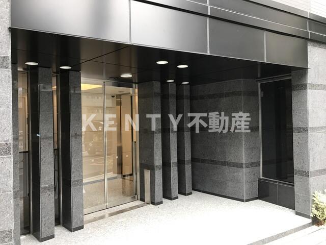 エントランス　落ち着いたエントランスです