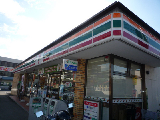 コンビニ　セブンイレブン広島船越南３丁目店（コンビニ）まで130m