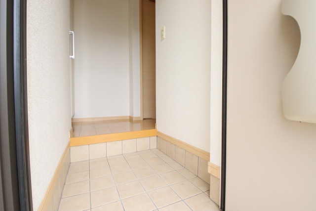 玄関　※別室の参考写真の為、現況優先です。