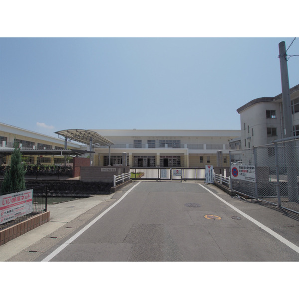 小学校　小城市立芦刈小学校（小学校）まで1193m
