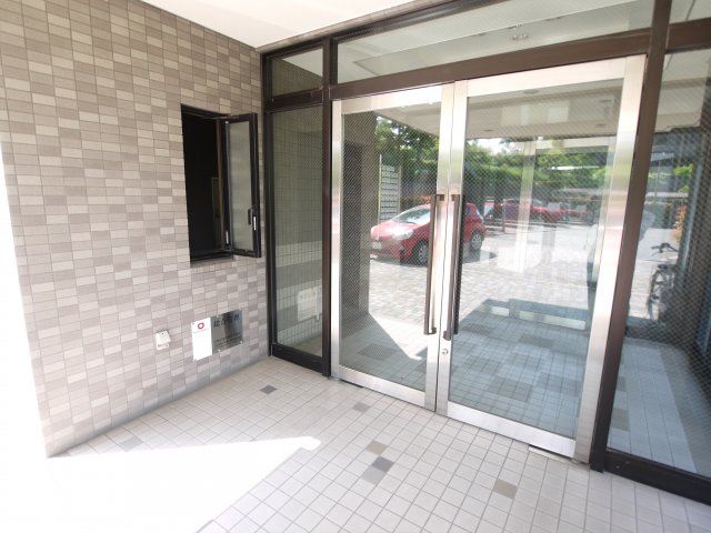 エントランス　詳細は、RISUMO江坂本店→06-6155-7137まで♪