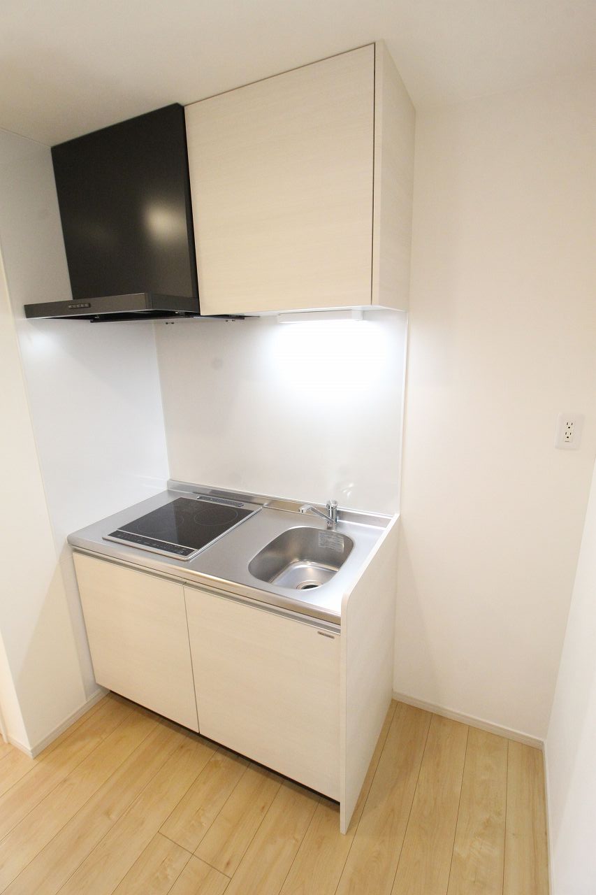 キッチン　同物件、別タイプの部屋の写真です