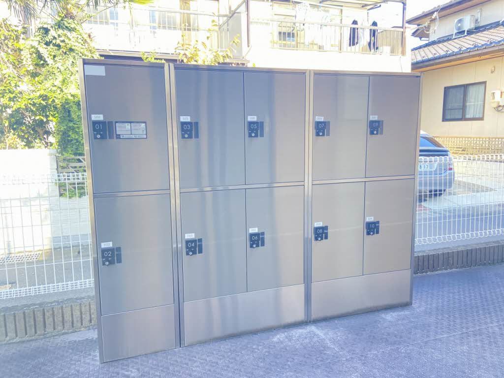 建物外観　宅配ボックス