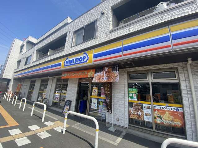 コンビニ　ミニストップ東川口３丁目店（コンビニ）まで218m