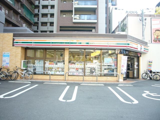 コンビニ　セブンイレブン 博多薬院店（コンビニ）まで82m