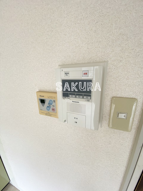 セキュリティ　女性の方でも安心のモニター付きインターホン♪