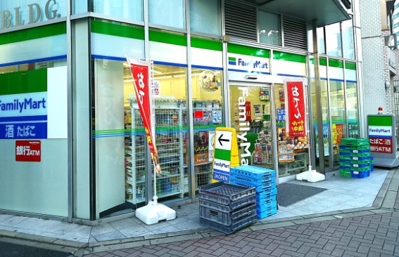 コンビニ　ファミリーマート 銀座昭和通り店（コンビニ）まで148m