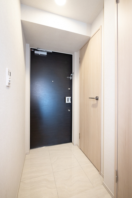 玄関　※写真は同タイプ住戸です。