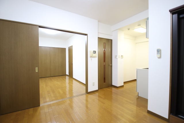 居室・リビング　同建物内別室の参考写真です。※現況優先