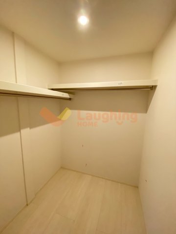 収納　ちょっとした収納スペースも充実しています同建物の別のお部屋の