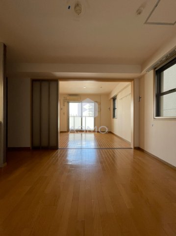 居室・リビング　同建物、別部屋参考写真